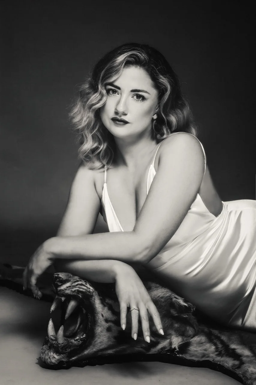 Vintage glamour boudoir portrait by Elland-Vee in Warminster, Wiltshire